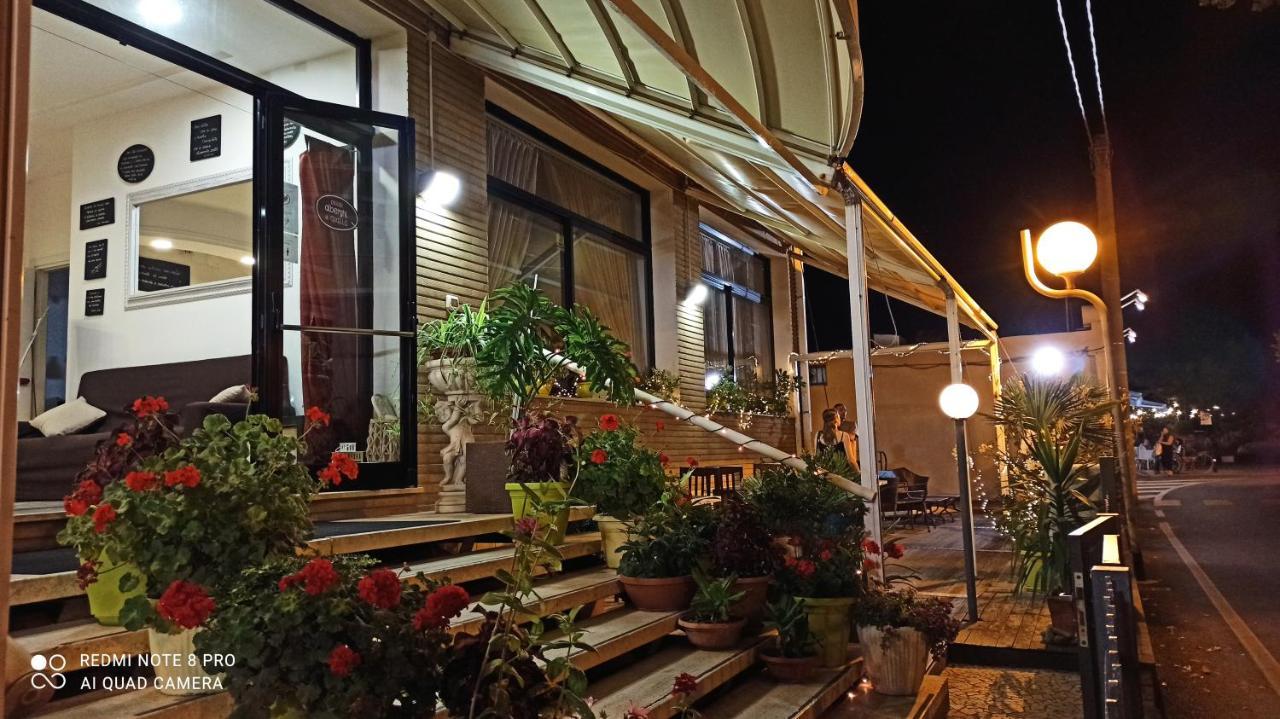 Hotel Crosal Ρίμινι Εξωτερικό φωτογραφία