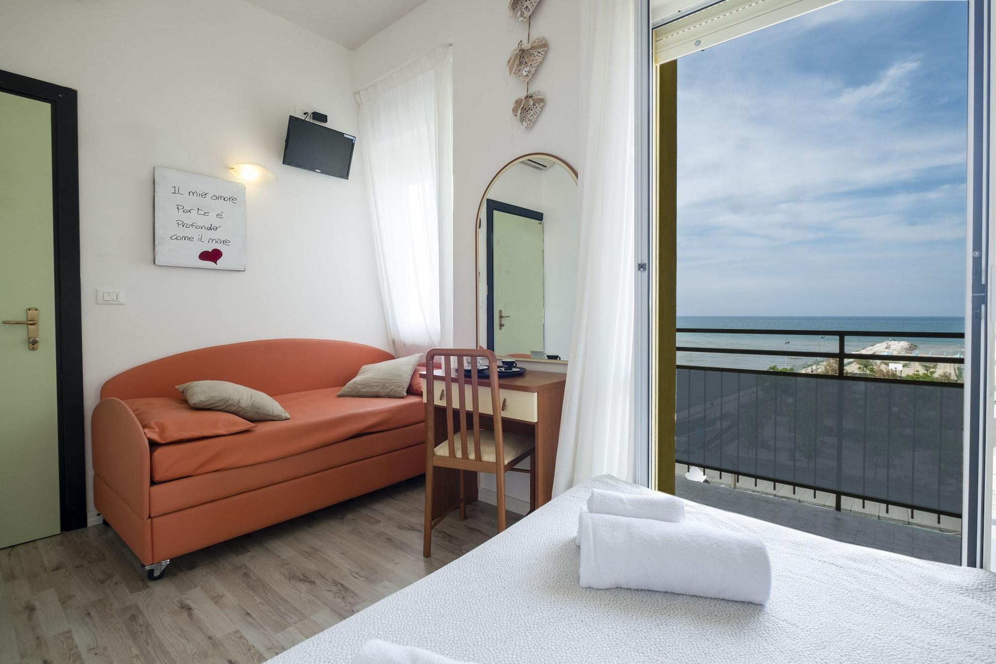 Hotel Crosal Ρίμινι Εξωτερικό φωτογραφία